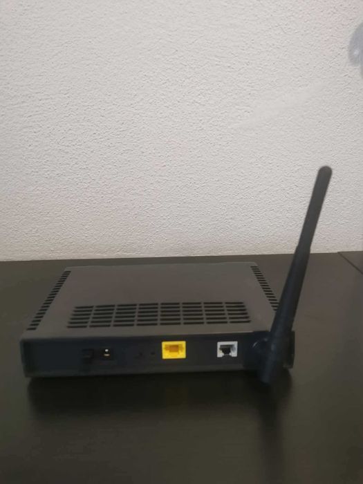 Router Zyxel P-660w- Tx series
com cabo de alimentação