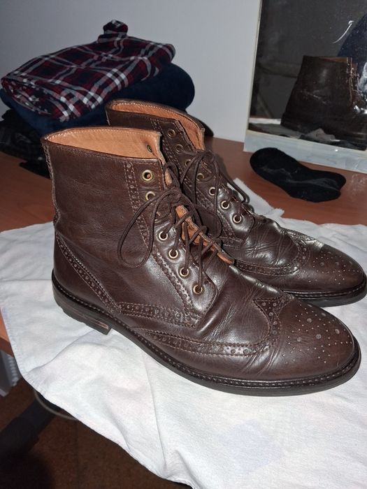Botas em pele natural castanhas n% 42.
