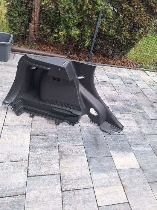 Hyundai Kona 17-23 Hybryda boczek bagażnika lewy