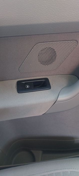 Продаю Volkswagen Touran 1.6mpi
