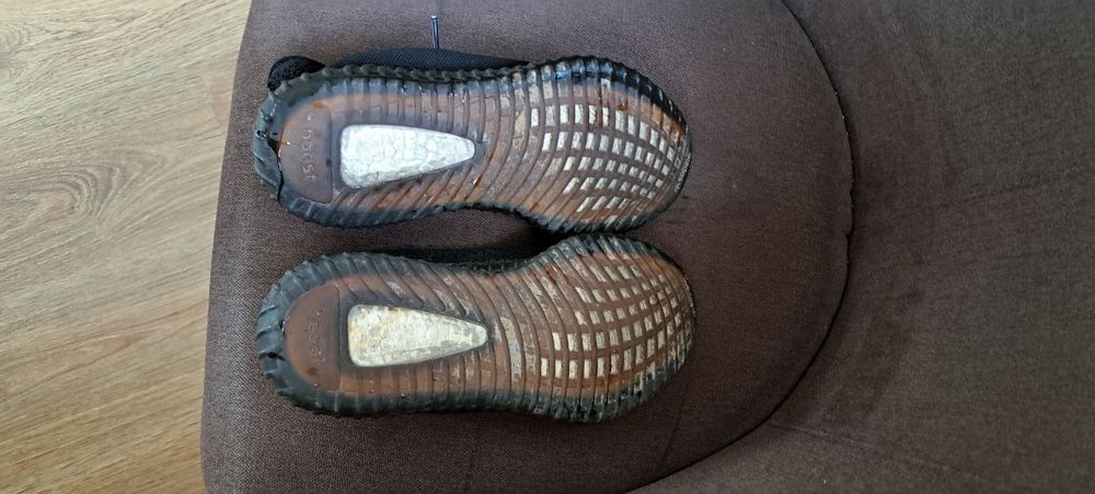 Adidas Yeezy Boost 350 v2