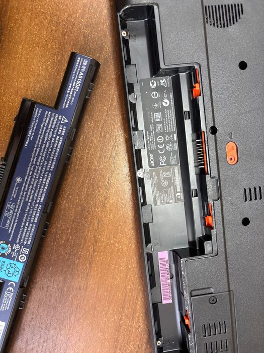 Ноутбук Acer Aspire E1-521