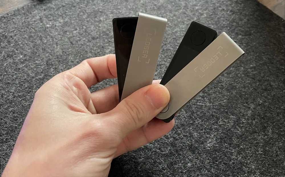 Pomoc Kryptowaluty: Portfel Ledger, Trezor, Bezpieczeństwo | DeFi | Programista
