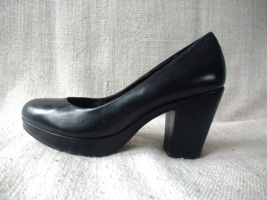 Buty Vagabond czarne czółenka skóra rozmiar 40 klasyk