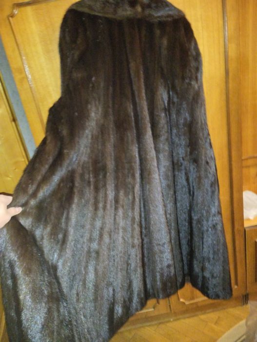 Жіноча норкова шуба