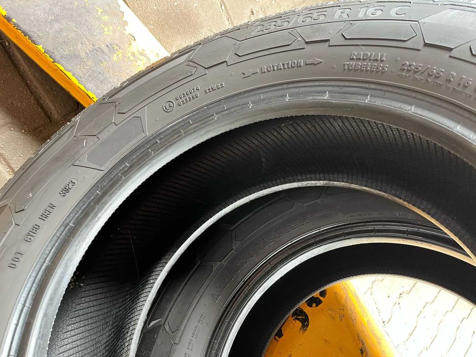 Opony zimowe 2x 235/65 R16C 121/119R Continental WinterContact #3690