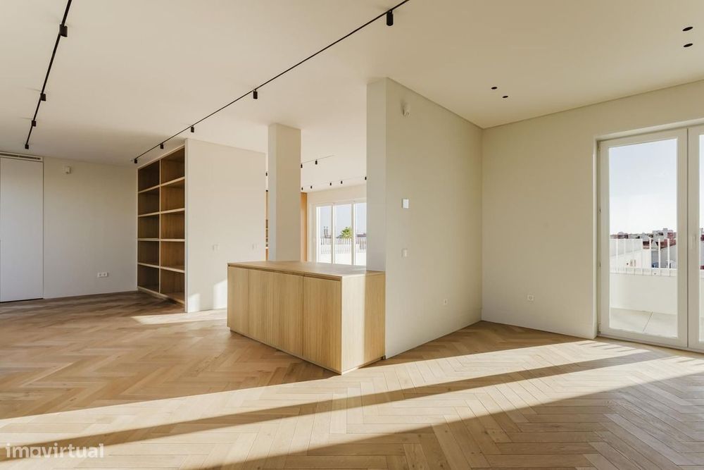 Penthouse T5 com vista, Campo Mártires da Pátria, Lisboa