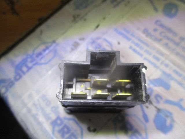 Botão / interruptor desembaciador vidro trás NISSAN Patrol GR IV (Y60)