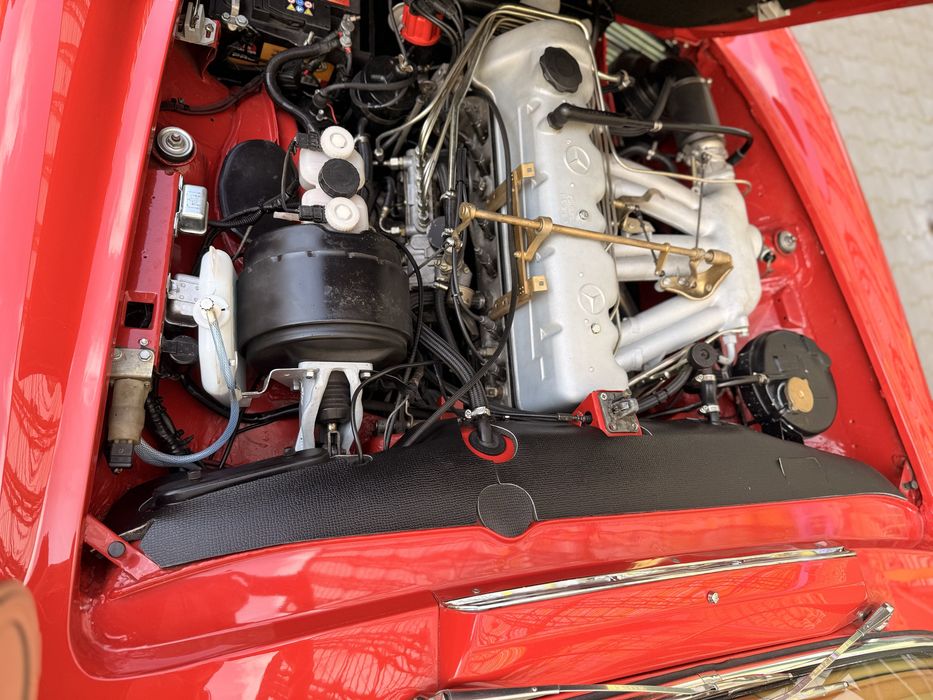 W113 Mercedes pagoda