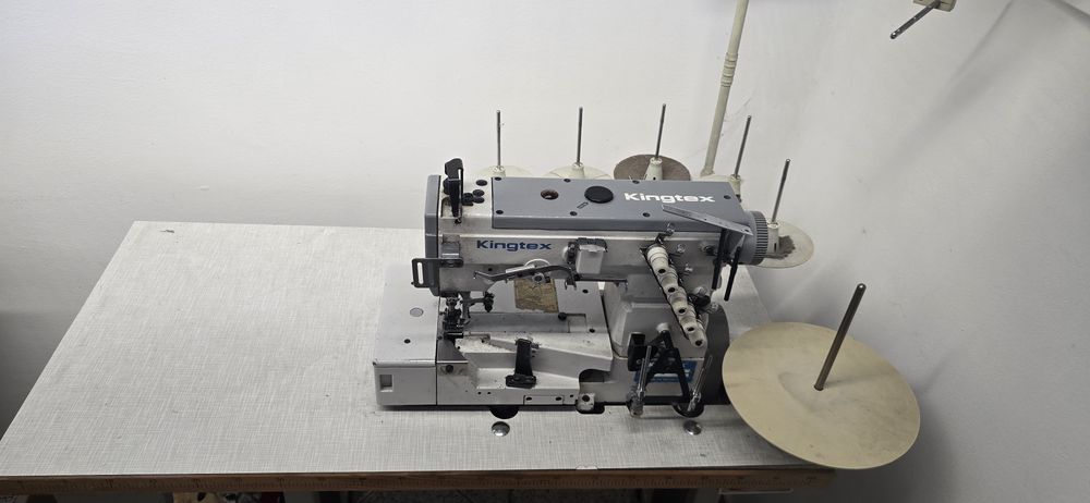 Maquina de cozer clorete KINGTEX