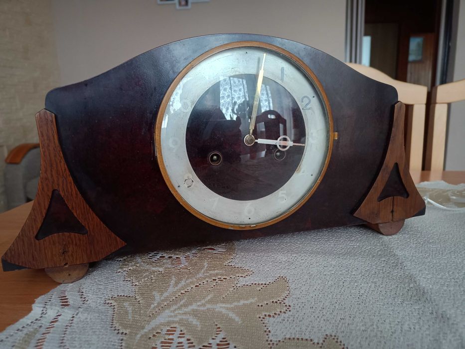 Kominkowy zegar wahadłowy Junghans