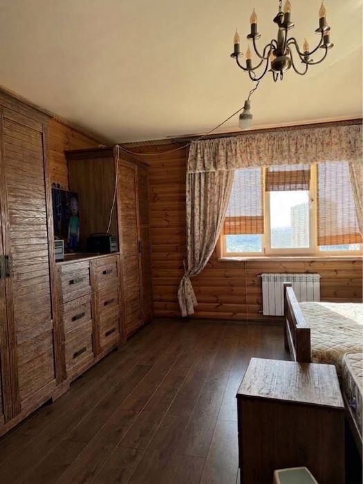 Продаж квартири 135м^2