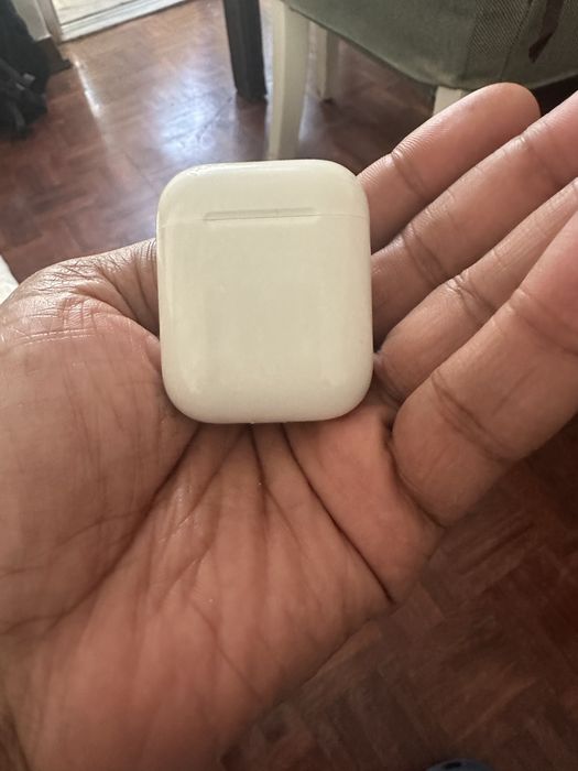 AirPods 1st Generation - Excellent Condition!64284459174785121