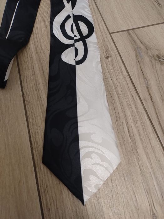 Super krawat klucz wiolinowy Nowy