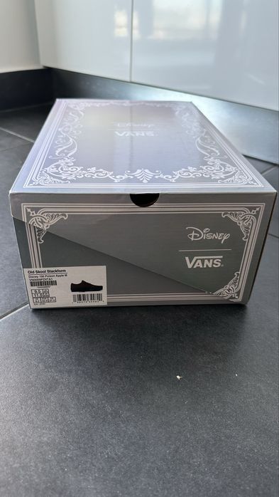 Tenis Vans, edição especial Disney, tamanho 42,5, novos na caixa