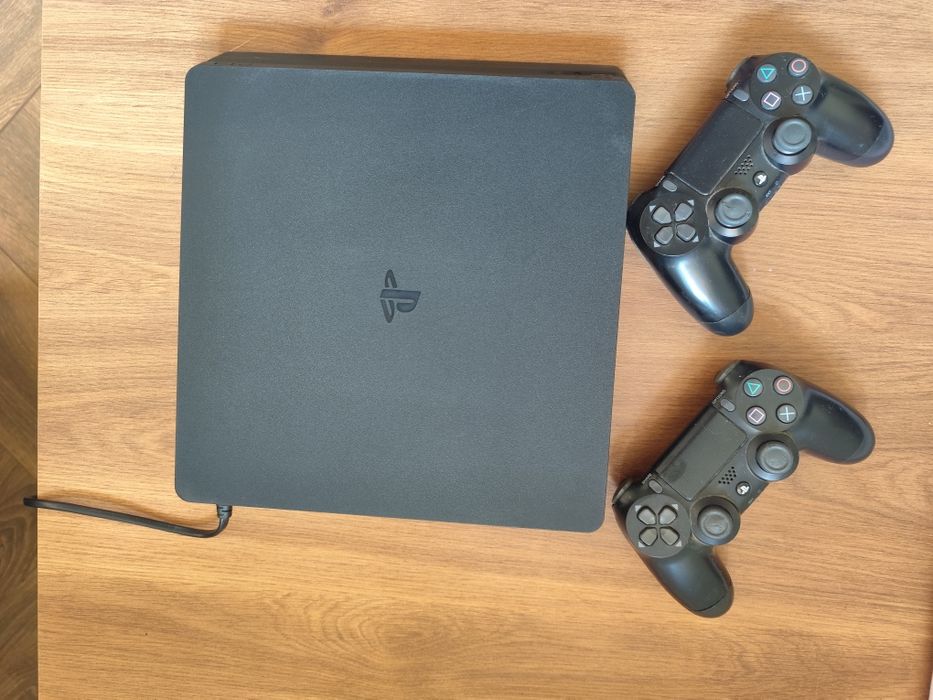 Sprzedam PlayStation 4