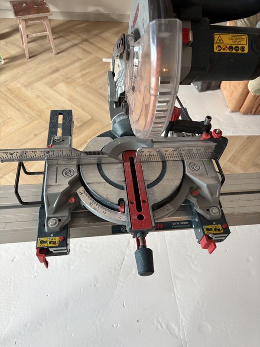 Bosch Piła ukosowa „ukośnica”