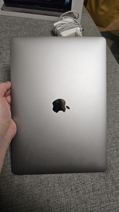 MacBook Pro 13” M1 (2020) | 16GB RAM | 512GB SSD | klawiatura ENG/RUS