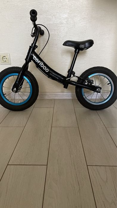 Беговел Cariboo by Movino Adventure (black-blue)