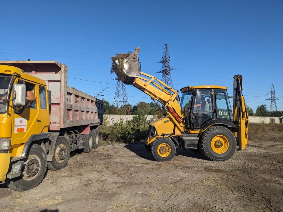 Послуги экскаватора навантажувача JCB в Кременчуці.