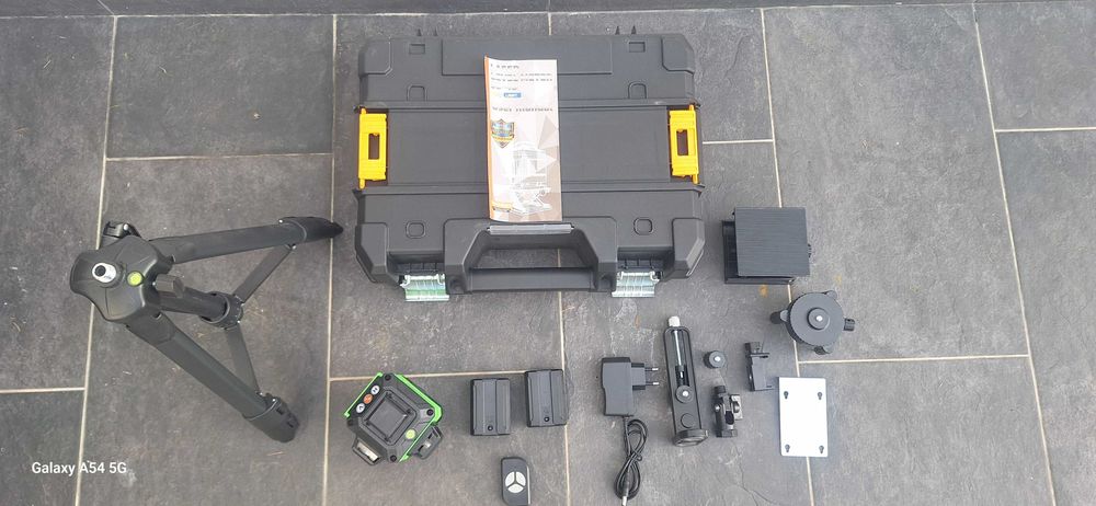 Nível laser 16 linhas 2 baterias + tripé 3D Autonivelante NOVO