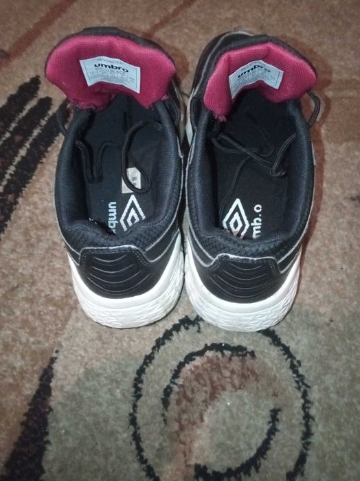 Buty męskie niskie Umbro Revenger r. 41