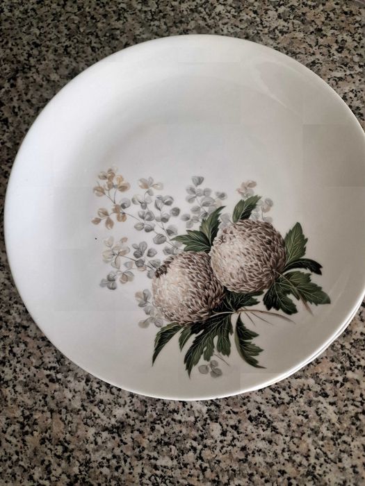 Antique plates, €5 each