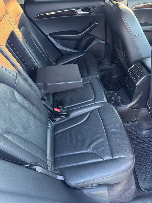 Audi Q5 8R tfsi 2012 р.в.