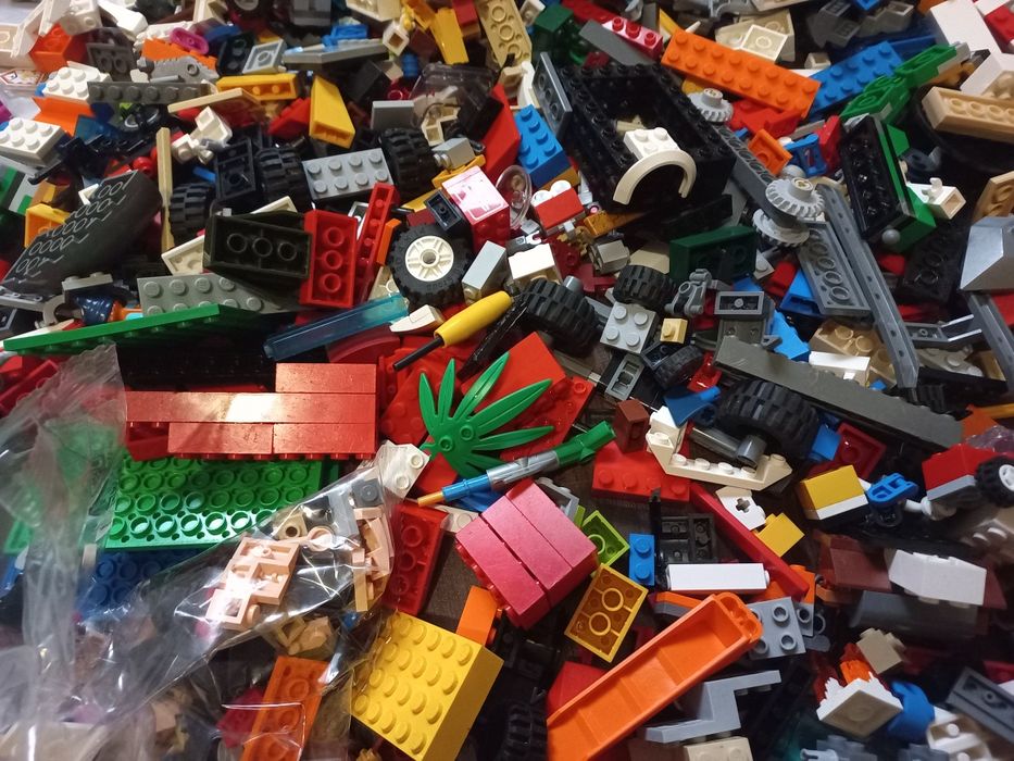 Конструктор лего Данія 3 кг, деталі, машинки lego