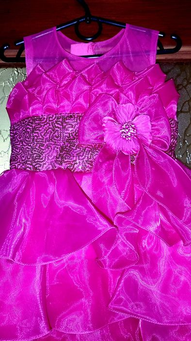 Сукня святкова,пишна для принцеси,плаття  "Барбі" - 120 р.