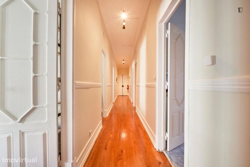 Quarto - localizado em Entrecampos Lisbon