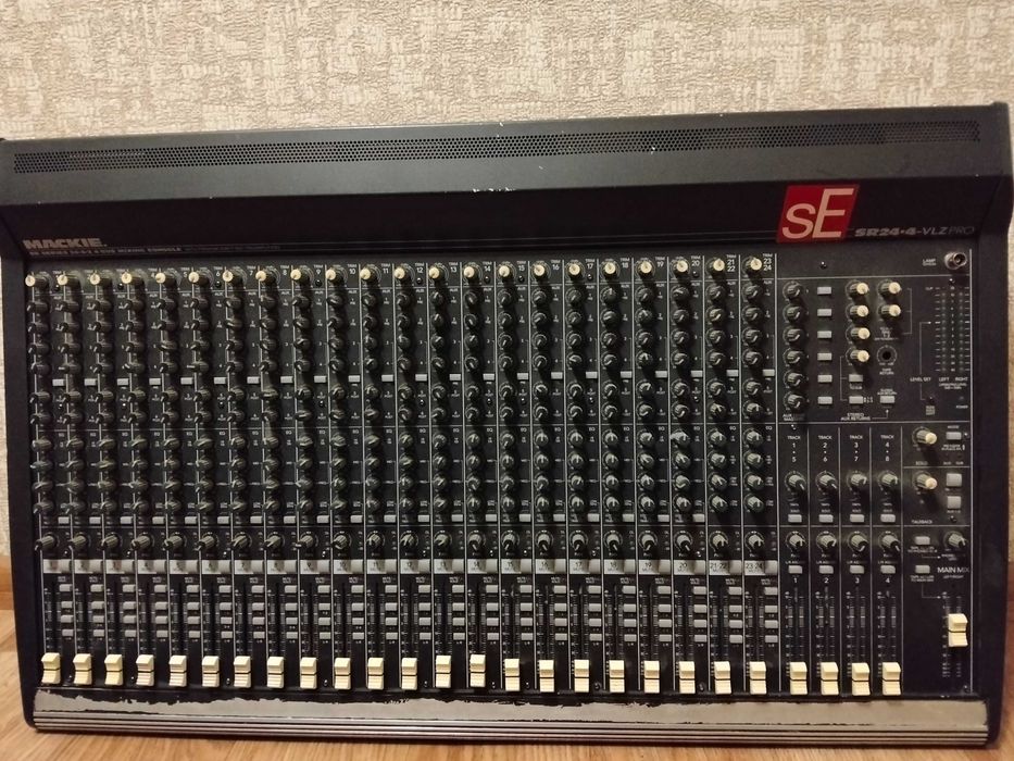 Продам мікшерний пульт