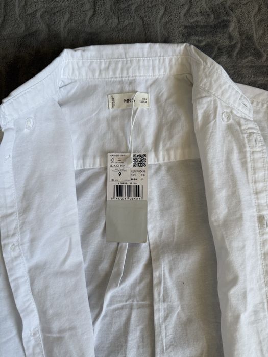 Біла сорочка для хлопчика, розмір 134. Нова.