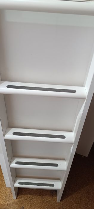 Cama alta/estúdio Ikea