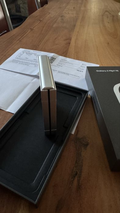 Samsung Galaxy Z Flip 7 FE