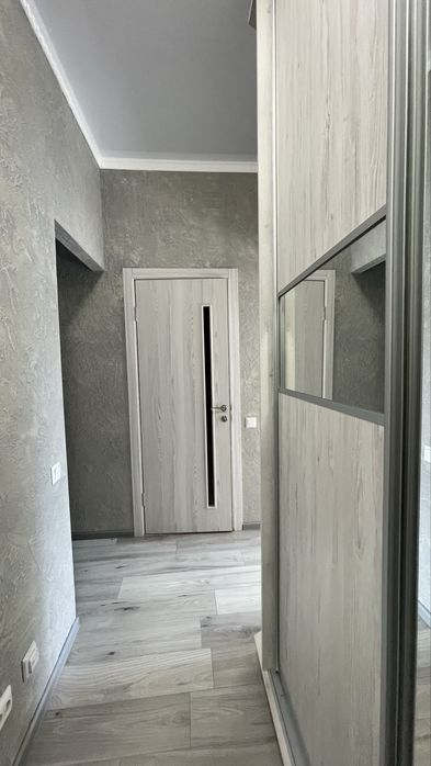 Продам двокімнатну з ремонтом
