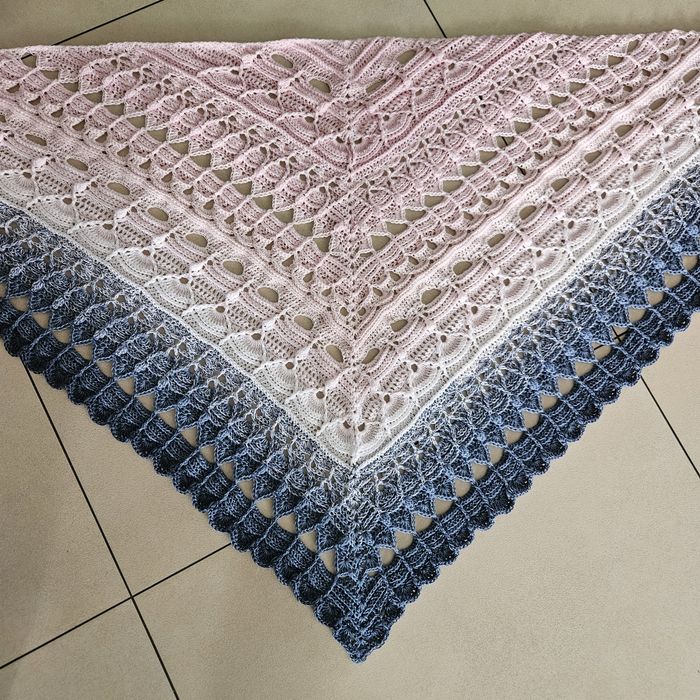 Chusta robiona ręcznie na szydełku rękodzieło Handmade