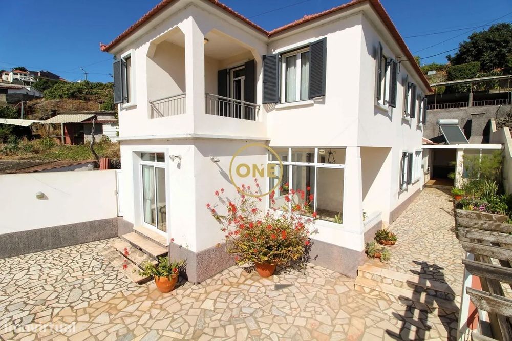 Moradia T4 - Grandes áreas, vista mar definitiva.