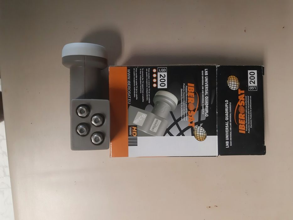 Cabeça Antena LNB Universal Quadruplo