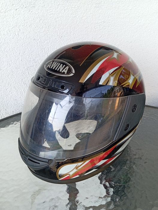 Kask firmy AWINA