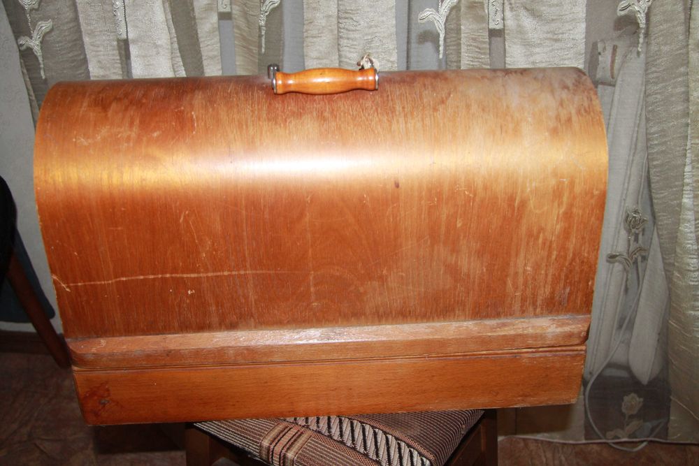 Семейная швейная машинка ПМЗ класса 1-М