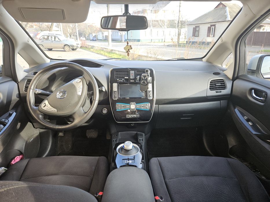 Nissan leaf 30kwt  2017р