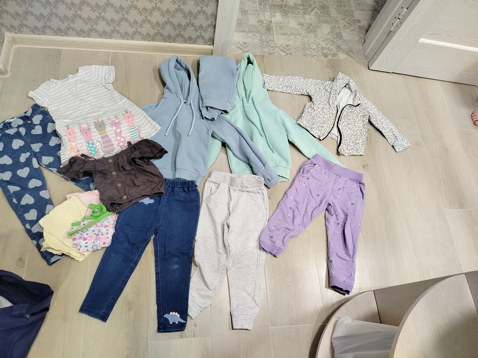 Продам пакет дитячий речей