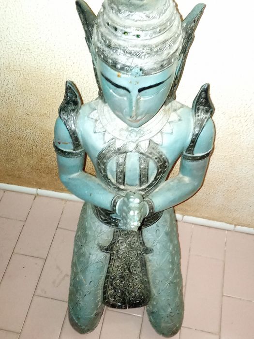 Estátua Deusa de Oração