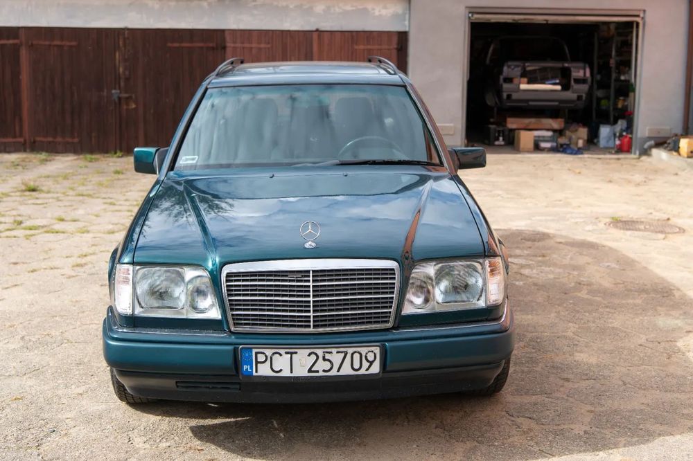 Mercedes-Benz W124