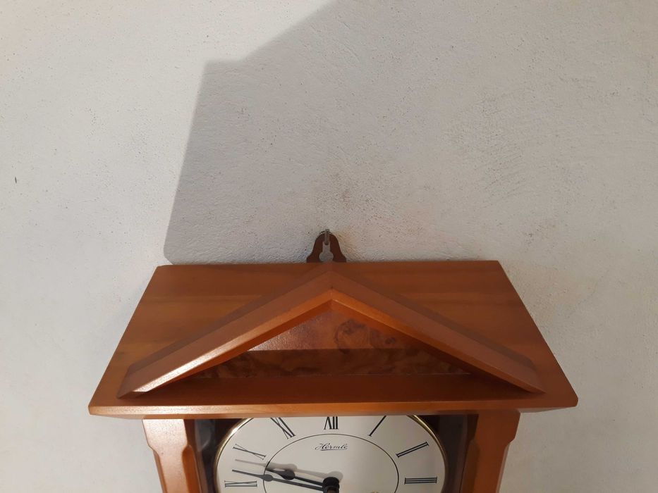 Zegar nowoczesny mechaniczny ścienny Hermle drewniany z wahadłem