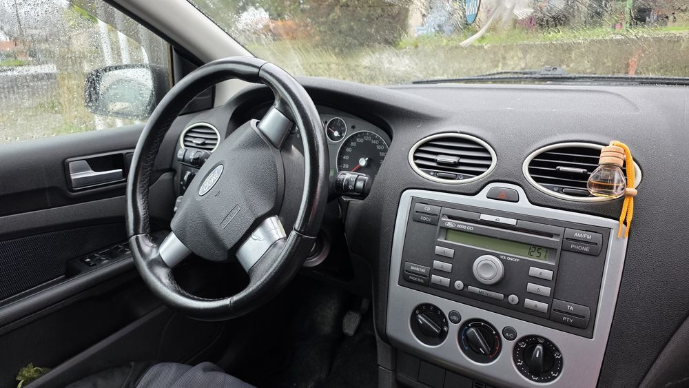 Ford focus 1.4  2005