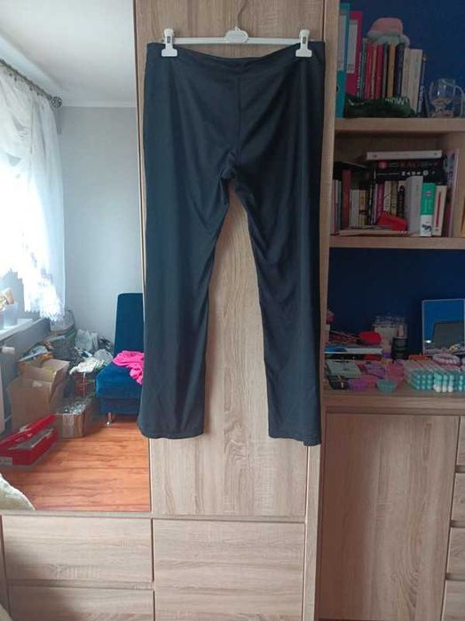 Spodnie z rozszerzanymi nogawkami