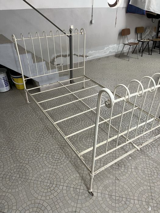 Camas de ferro antigas