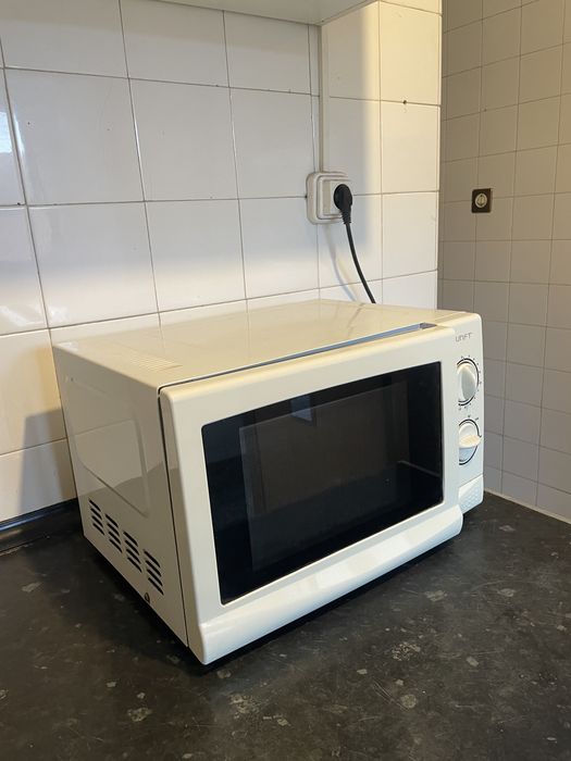 Microondas usado a funcionar